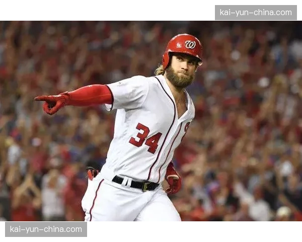 蓝鸟的强劲对手是日籍球员吉田正尚效力的波士顿红袜队